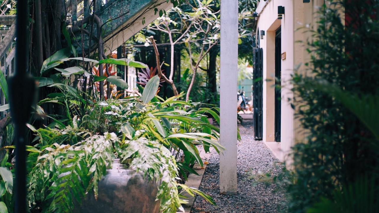 Monkey Republic Kampot Hotel Exterior photo